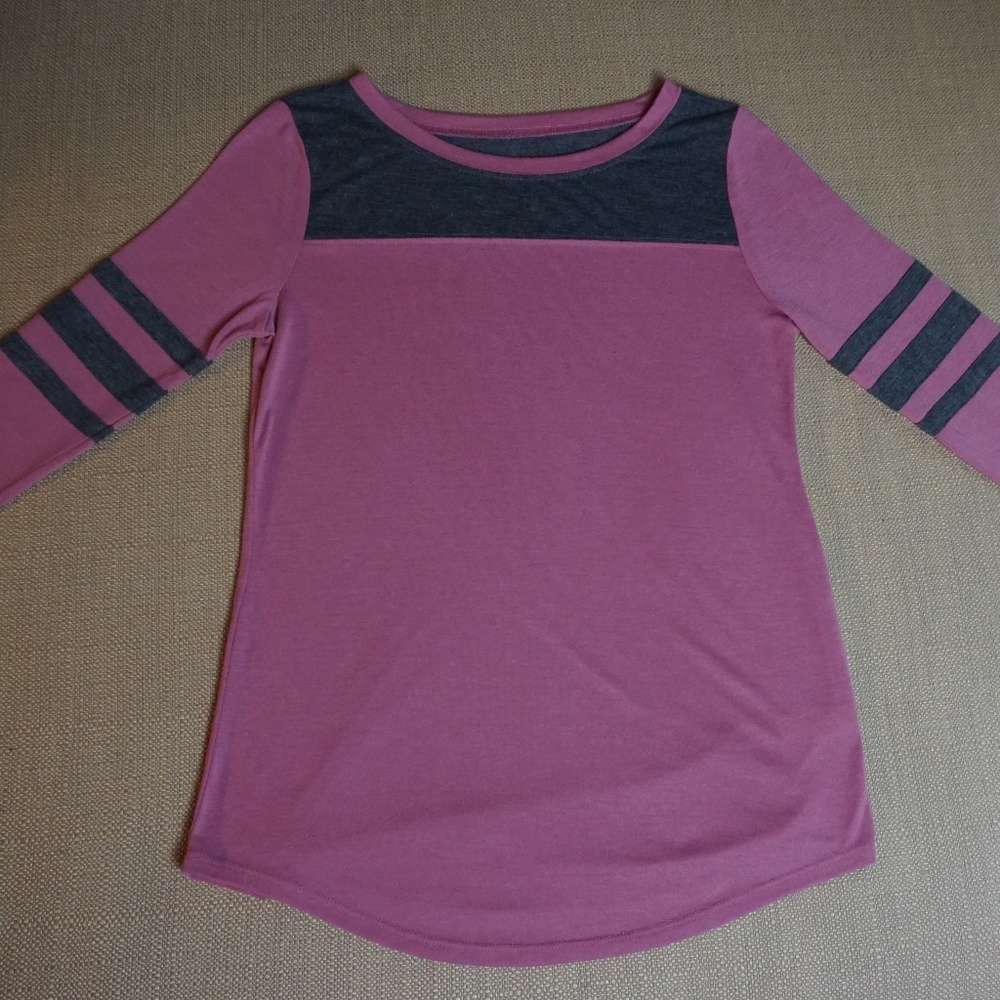 Arizona Jean Co Distressed Sport Tshirt Youth  Med